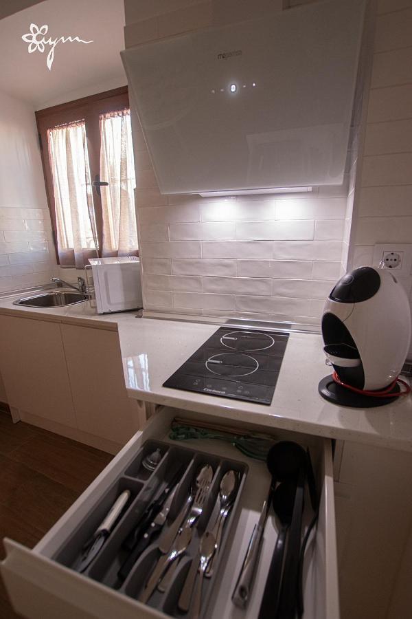 Apartamentos Turísticos AbrilyMarzo Caces Exterior foto