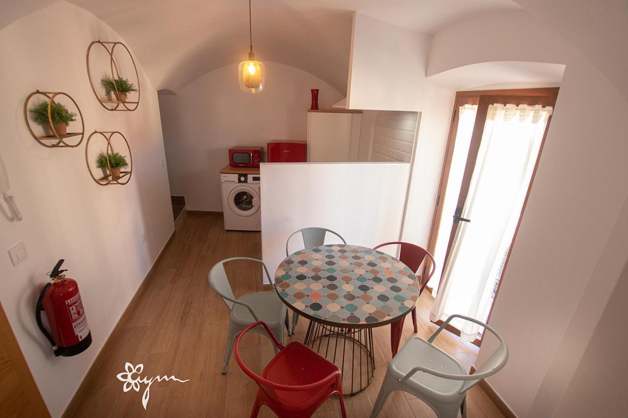 Apartamentos Turísticos AbrilyMarzo Caces Exterior foto