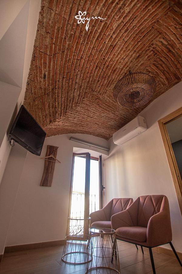 Apartamentos Turísticos AbrilyMarzo Caces Exterior foto